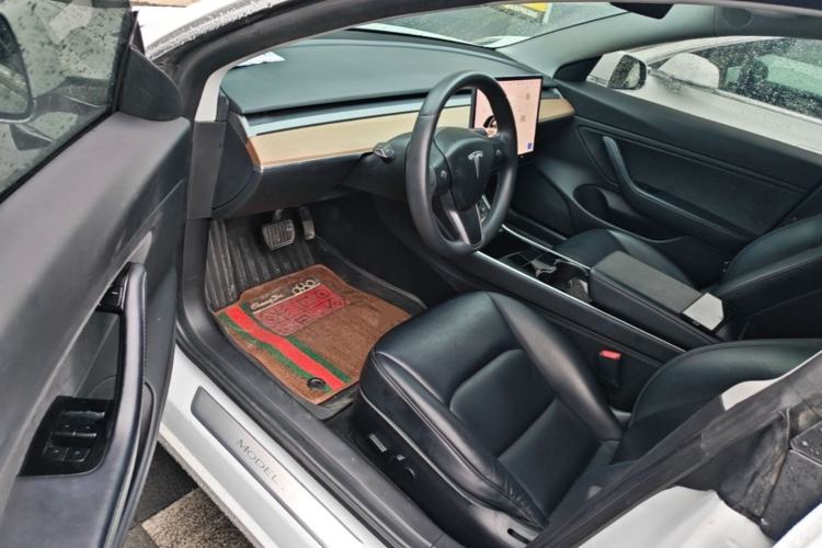 Used Tesla Model 3 2019 Long-Range All-Wheel-Drive Version
