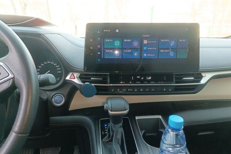 Used Toyota Sienna 2023 2.5L Hybrid Deluxe Edition