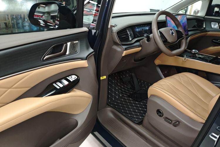 Used Denza D9 2022 DM-i 970 Four-Wheel Drive Prestige Model