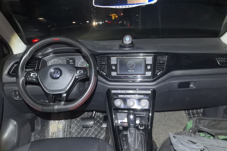 Used Volkswagen T-ROC 2018 280TSI DSG Two-Wheel-Drive Comfort Version China V Standard