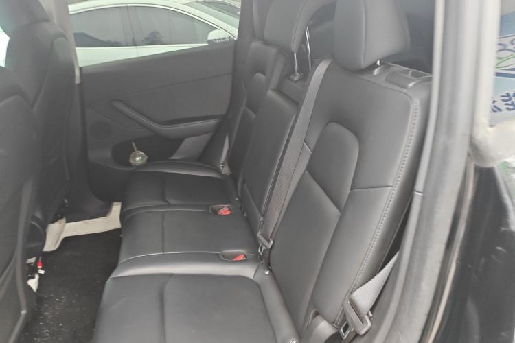 Used Tesla Model Y 2023 Long-Range All-Wheel-Drive Version
