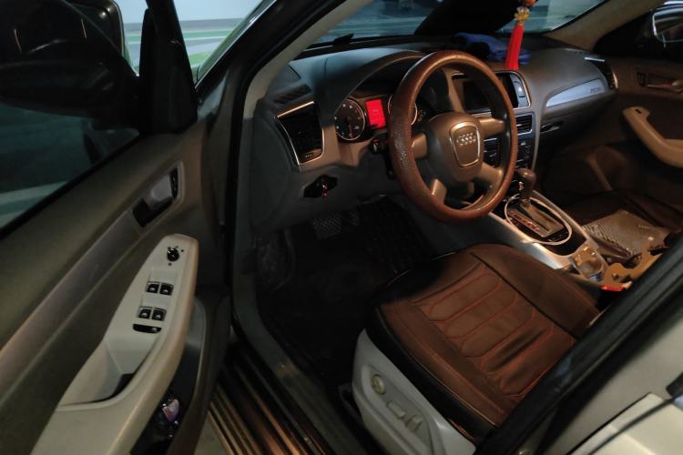 Used Audi Q5 2010 2.0TFSI Technology Edition Driver Seat