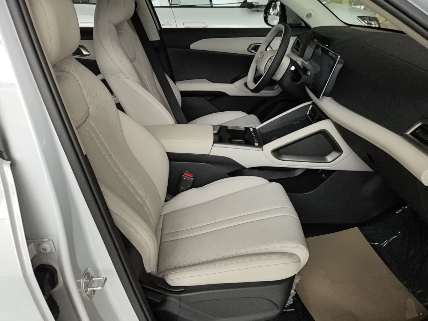 BYD Yuan UP 2027 Model Flying Edition 301KM Navigation Version — снимка 19