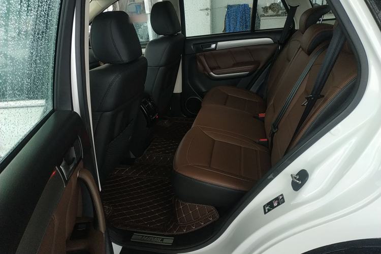 Used Haval H8 2017 2.0T Gasoline Two-Wheel Drive Smart Edition
