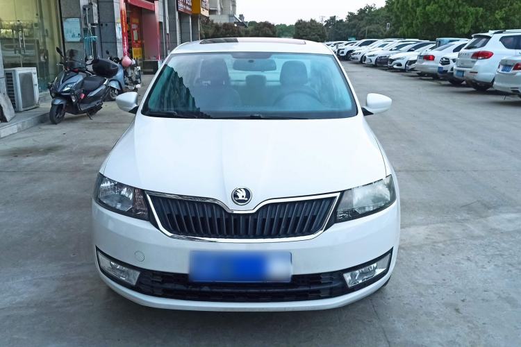 Used Skoda Rapid 2015 1.6L Automatic Smart Selection Model Exterior 3