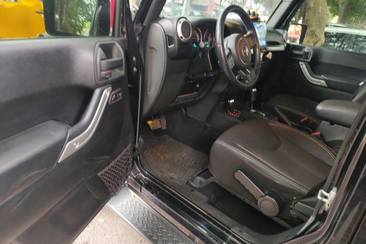 Used Jeep Wrangler 2015 2.8TD Sahara Four-Door Comfort Edition
