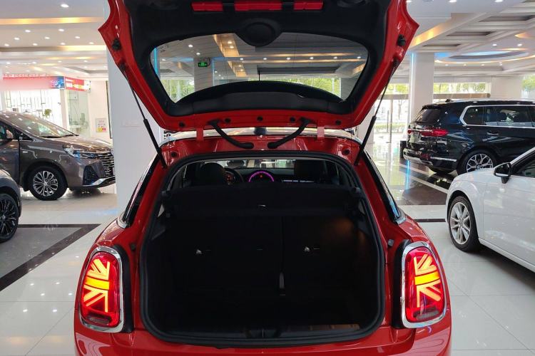 Used MINI MINI 2020 1.5T COOPER Classic Edition Five-Door Version