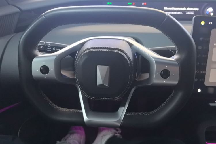 Used Avatr 12 2025 Ultra Extended-Range Edition Steering Wheel