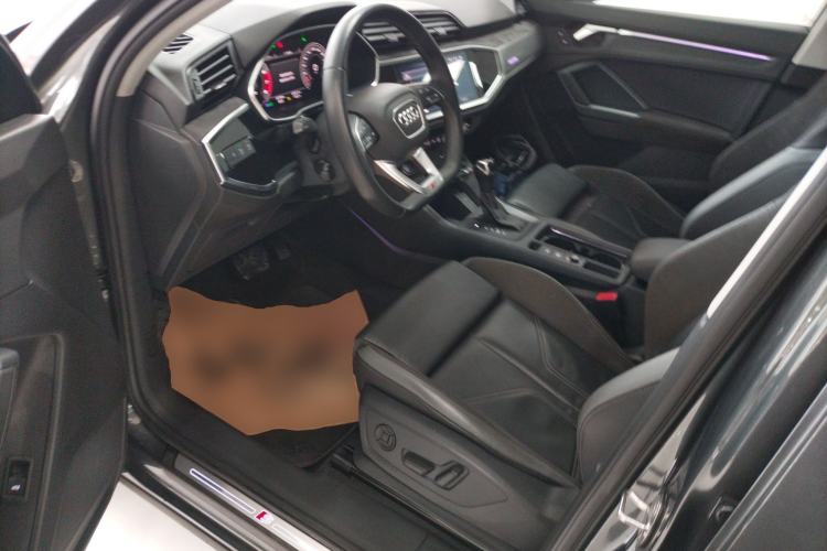 Used Audi Q3 2022 40 TFSI Fashion Dynamic Model
