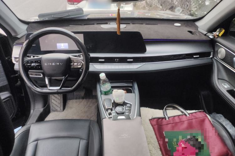 Used Chery Tiggo 8 PRO 2025 290T Two-Wheel-Drive Luxury Edition Center Console