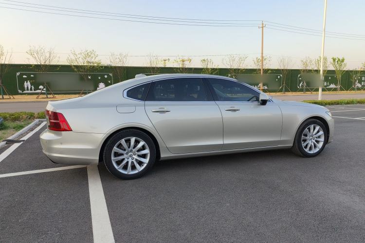 Used Volvo S90 2017 T5 Zhiyuan Edition
