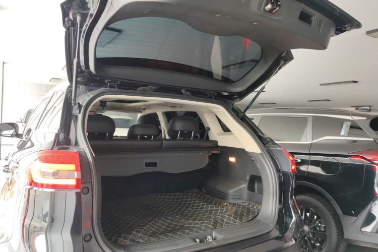 Used Geely Auto Emgrand X7 Sport 2016 2.0L Manual ZhiShang Version Trunk