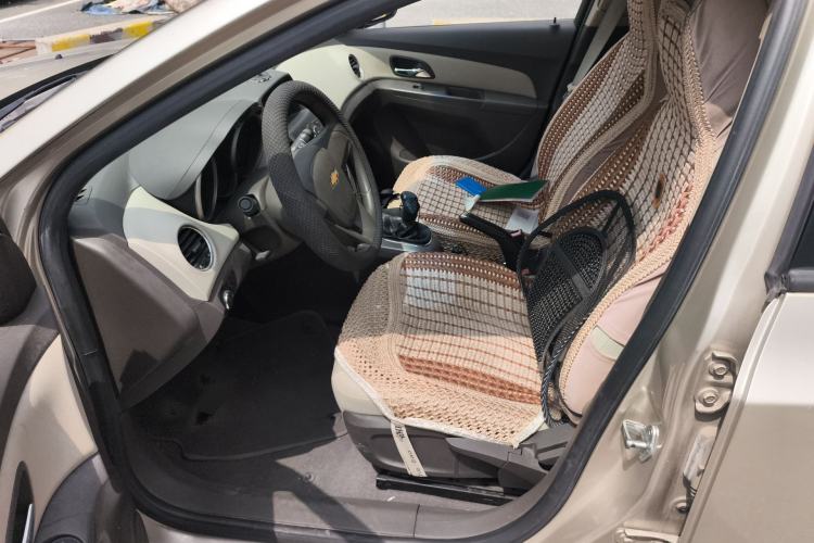 Used Chevrolet Cruze 2015 1.5L Classic SL MT Left Front Seat