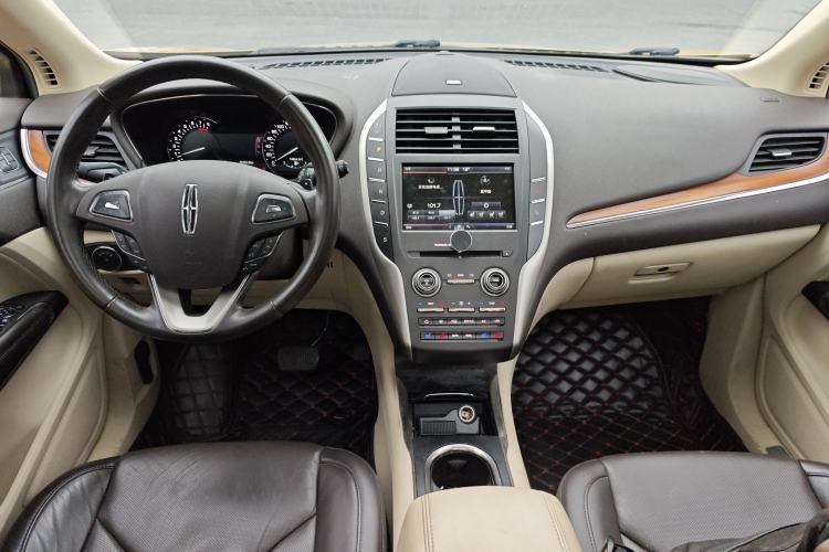 Used Lincoln MKC 2014 2.0T Two-Wheel-Drive Luxury Edition Center Console