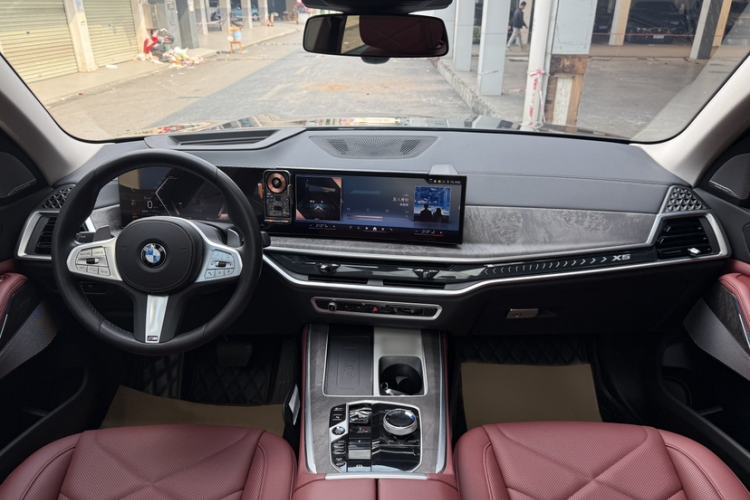 Used BMW X5 2023 xDrive 30Li Luxury M Sport Night Edition Package
