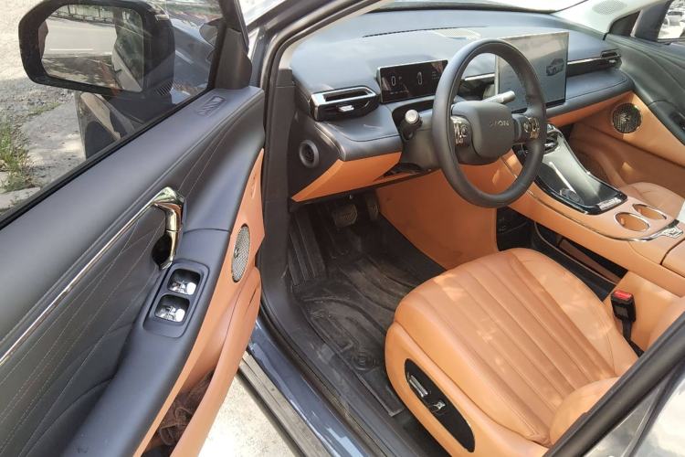 Used AION V 2024 Aion Tyrannosaurus 650 Smart Luxury Edition
