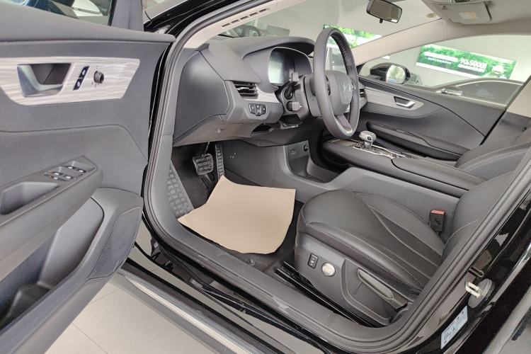 Used Hongqi E-QM5 2024 610 km PLUS Driver Seat