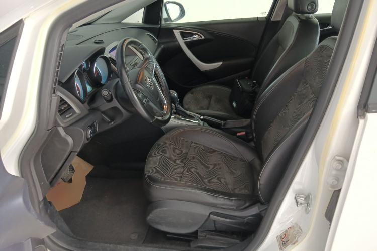 Used Buick GT 2010 XT 1.8L Automatic Fashion Edition Left Front Seat