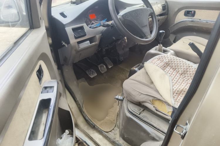 Used Wuling Rongguang 2011 1.2L Base Version
