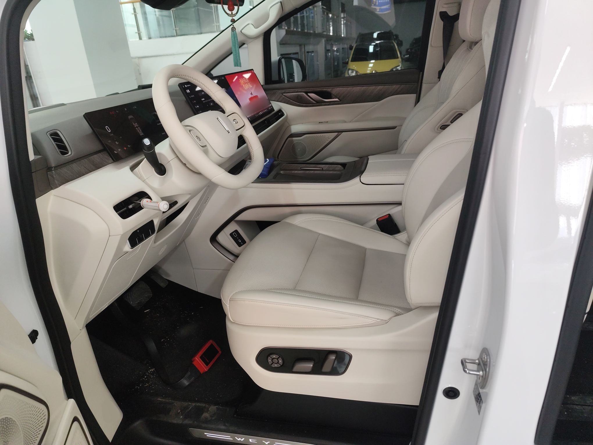 Переднее сиденье в автомобиле