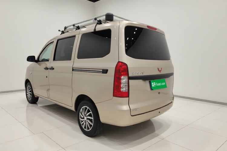 Used Wuling Hongguang V 2022 1.5L Jingqu Edition Electric-Assist LAR