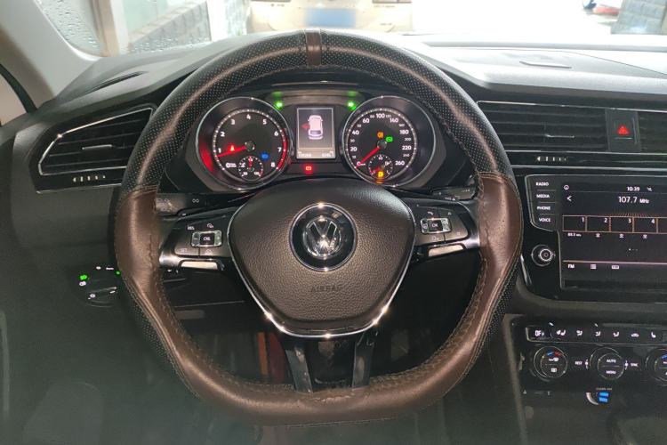 Used Volkswagen Tiguan L 2017 330TSI Automatic Two-Wheel Drive Luxury Edition