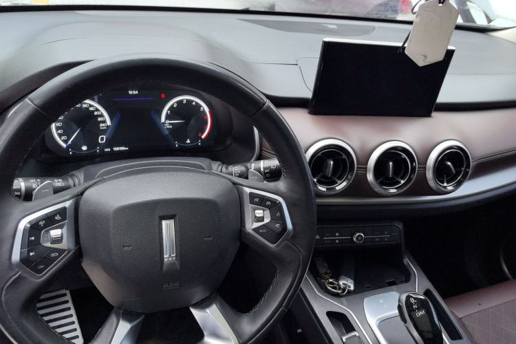 Used Wey VV6 2018 2.0T Two-Wheel-Drive Ultra-Luxury Version China V Standard