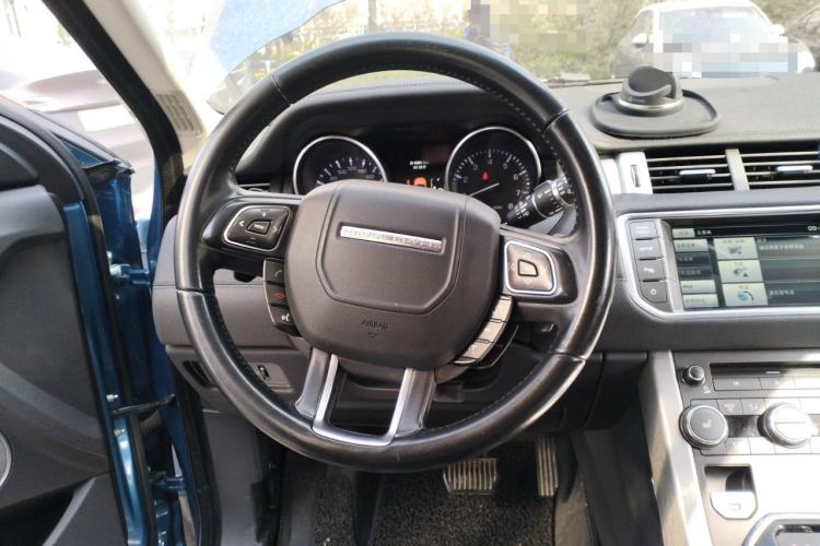 Used Land Rover Range Evoque 2015 2.0T Five-Door Zhiyao Edition Steering Wheel