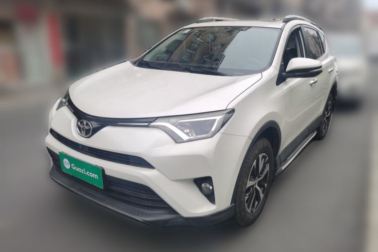 Used Toyota RAV4 2019 2.0L CVT Two-Wheel Drive Luxury Version China VI Standard