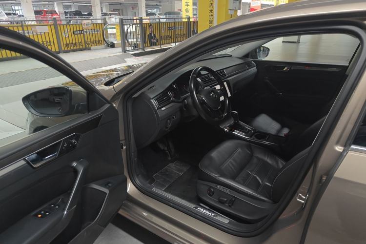 Used Volkswagen Passat 2016 330TSI DSG Prestige Edition Driver Seat