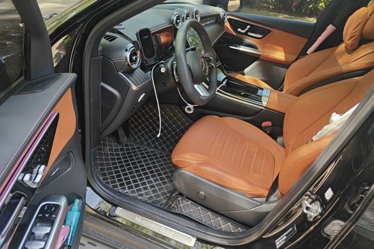 Used Mercedes-Benz GLC 2023 Refreshed GLC 300 L 4MATIC Dynamic Version 7-Seater
