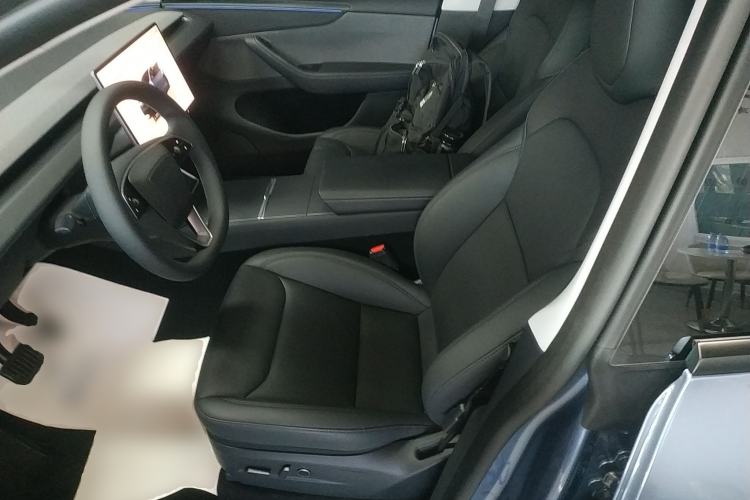 Used Tesla Model Y 2025 Rear-Wheel-Drive Version