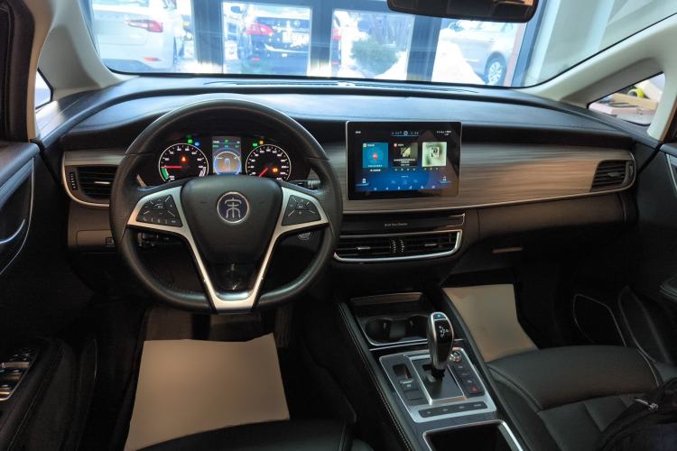 Used BYD Song MAX New Energy 2019 DM 1.5T Smart Connect Advanced 7-Seater China VI Standard Center Console