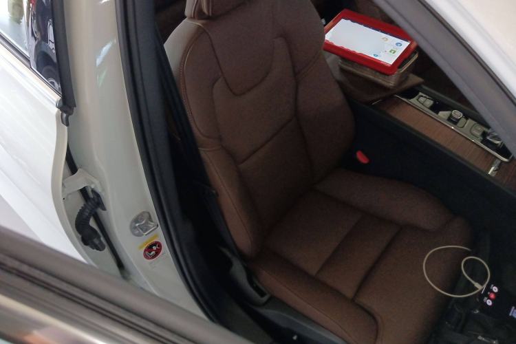 Used Volvo V60 2024 B5 Zhiyuan Luxury Edition
