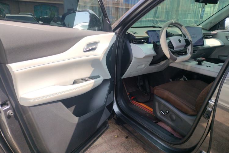 Used CHANGAN UNI-Z New Energy 2024 Blue Whale Smart Electric iDD 125km Leading Model Driver Seat