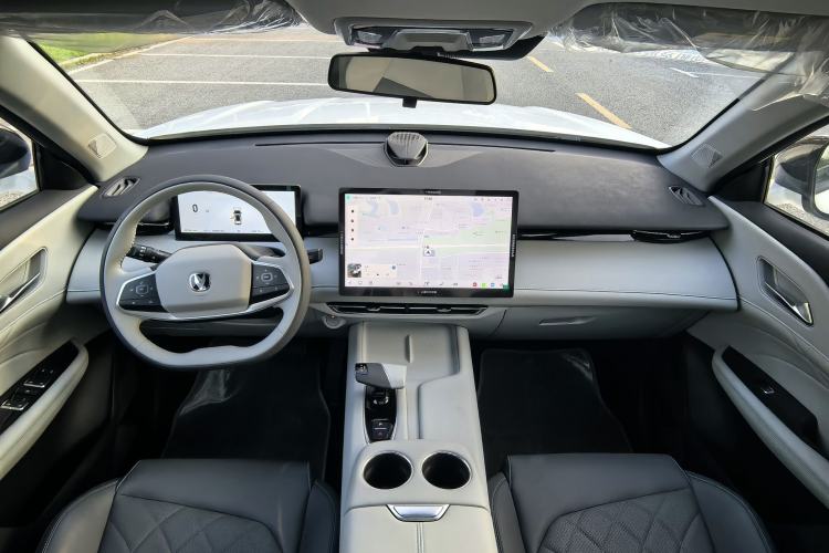 Used Changan UNI-Z New Energy 2024 Blue Whale Smart Electric iDD 125km Beyond Edition
