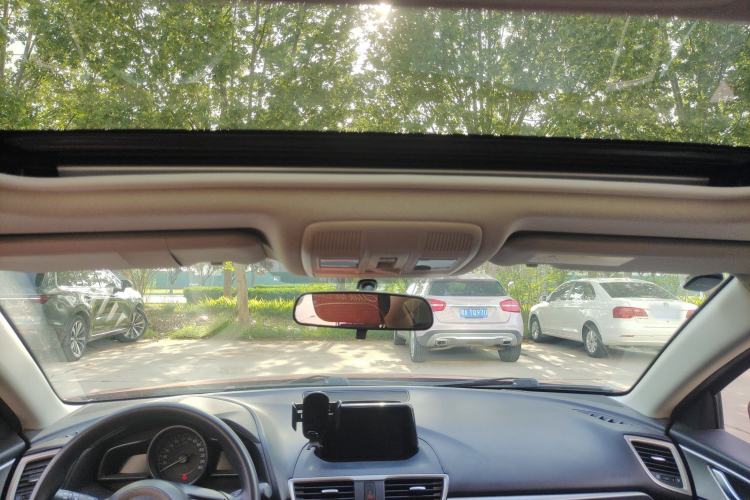 Used Mazda 3 Axela 2017 Sedan 1.5L Automatic Luxury Model Emission Standard China V Headliner