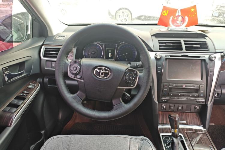 Used Toyota Camry 2016 Dual-Engine 2.5 HG 10th Anniversary Deluxe Navigation Edition Steering Wheel