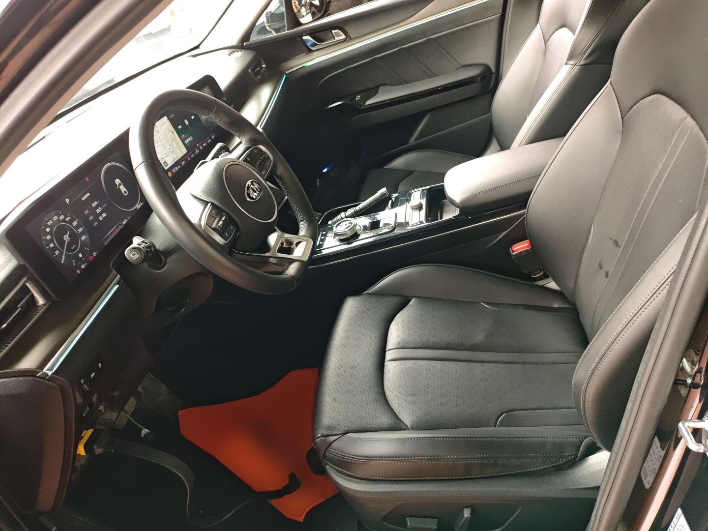 Переднее сиденье в автомобиле