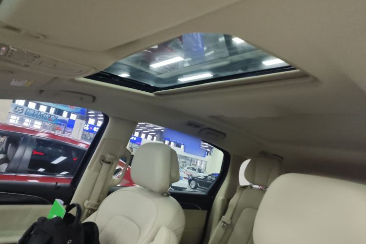 Used Buick GL8 2022 ES Landtrek 653T Luxury Edition