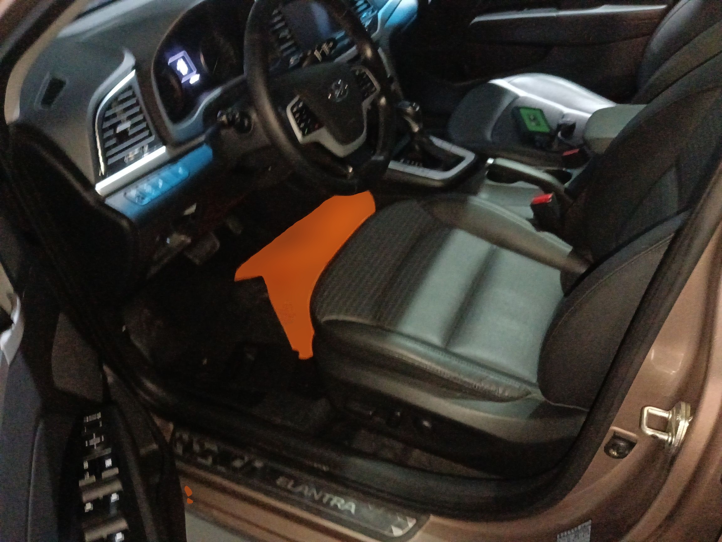 Переднее сиденье в автомобиле