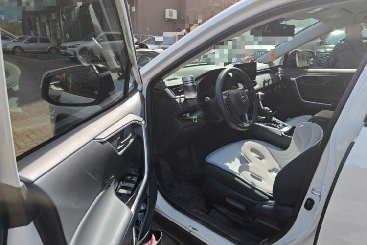 Used Toyota RAV4 2024 2.0L CVT Two-Wheel Drive Urban Edition
