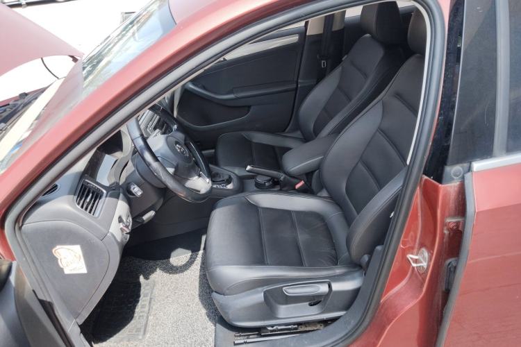 Used Volkswagen Sagitar 2014 Revised Version 1.6L Automatic Comfort Edition Left Front Seat