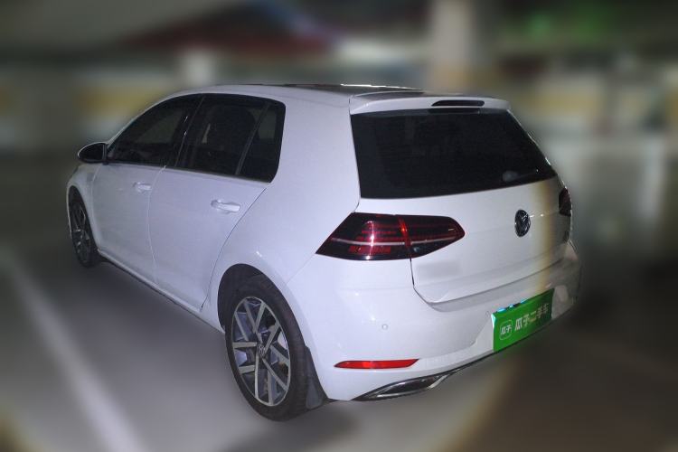 Used Volkswagen Golf 2018 230TSI Automatic Luxury Version
