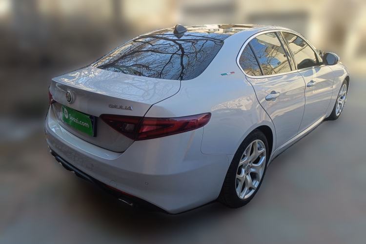 Used Alfa Romeo Giulia 2020 2.0T 280HP VIRTU Limited Edition Rear Right 45 Deg