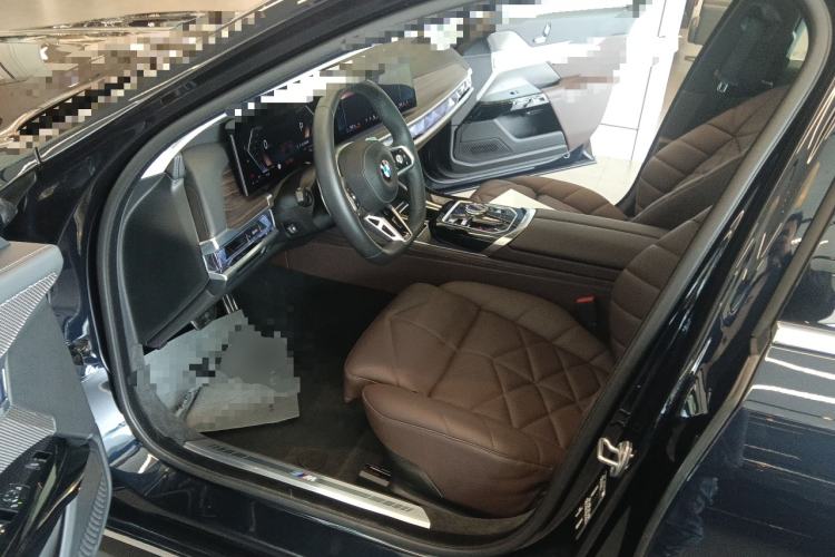 Used BMW 7 Series 2023 740Li Leading Model M Sport Package Driver Seat
