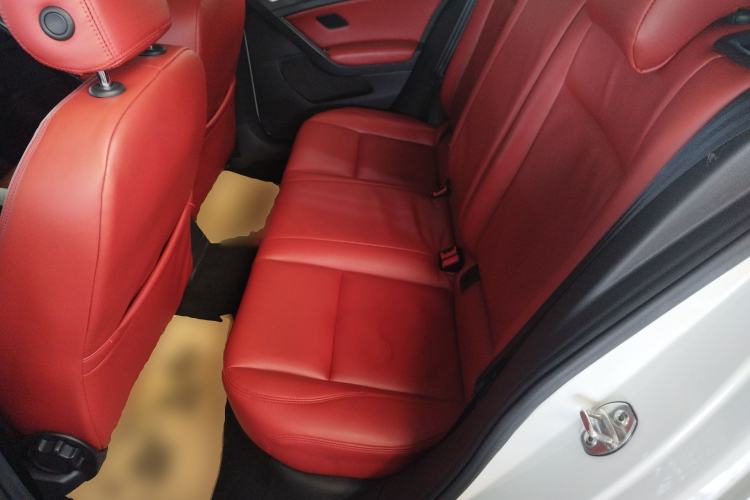 Used Volkswagen Golf 2016 1.6L Automatic Fashion Model
