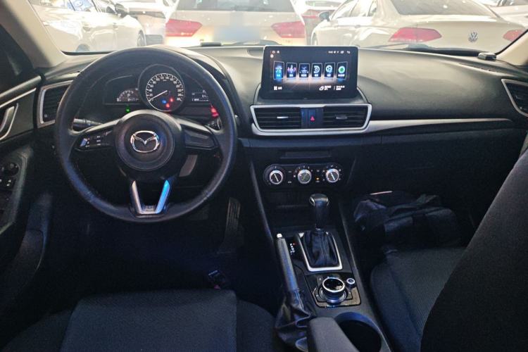 Used Mazda 3 Axela 2017 Sedan 1.5L Automatic Comfort Model China VI Standard Center Console