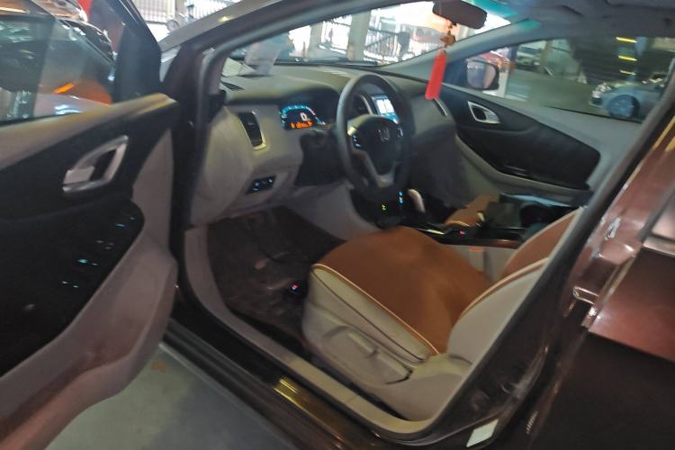 Used Luxgen 5 2015 1.8T Automatic ZhiZun Model
