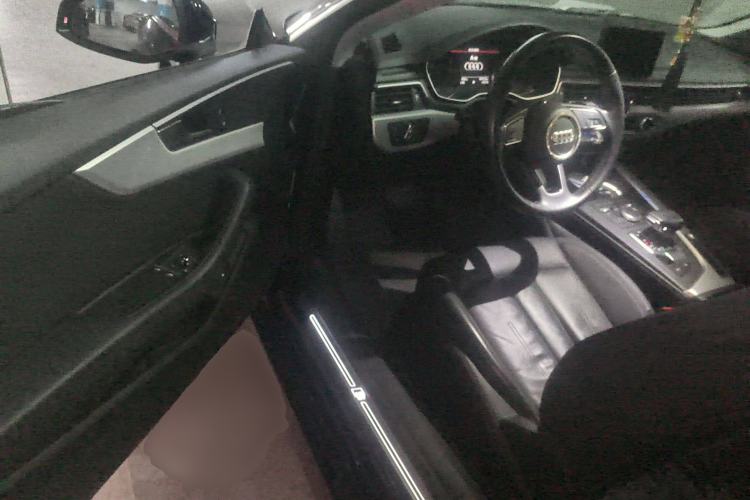 Used Audi A5 2019 Coupe 40 TFSI Fashion Edition China V Emission Standard Driver Seat